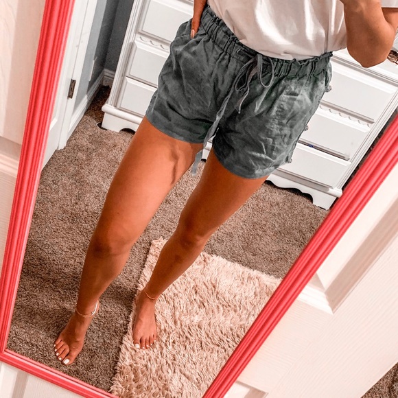 Forever 21 Pants - ✩ FORVER 21 Green Baggy Shorts